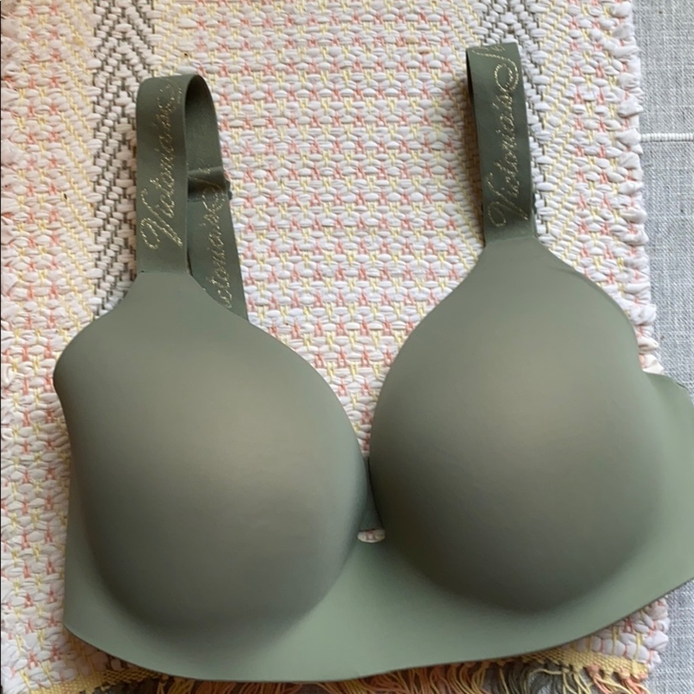 NWOT Victoria Secret Bra